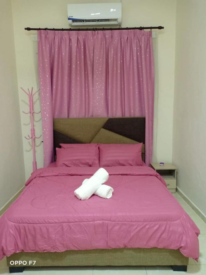 Melissa Homestay Merlimau Eksteriør billede